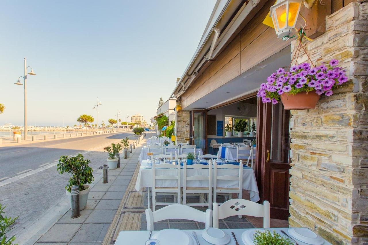 Furnished Seafront Studio Larnaca Exterior photo