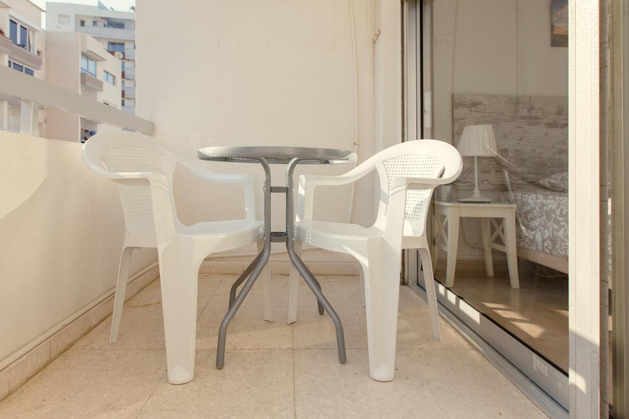 Furnished Seafront Studio Larnaca Exterior photo